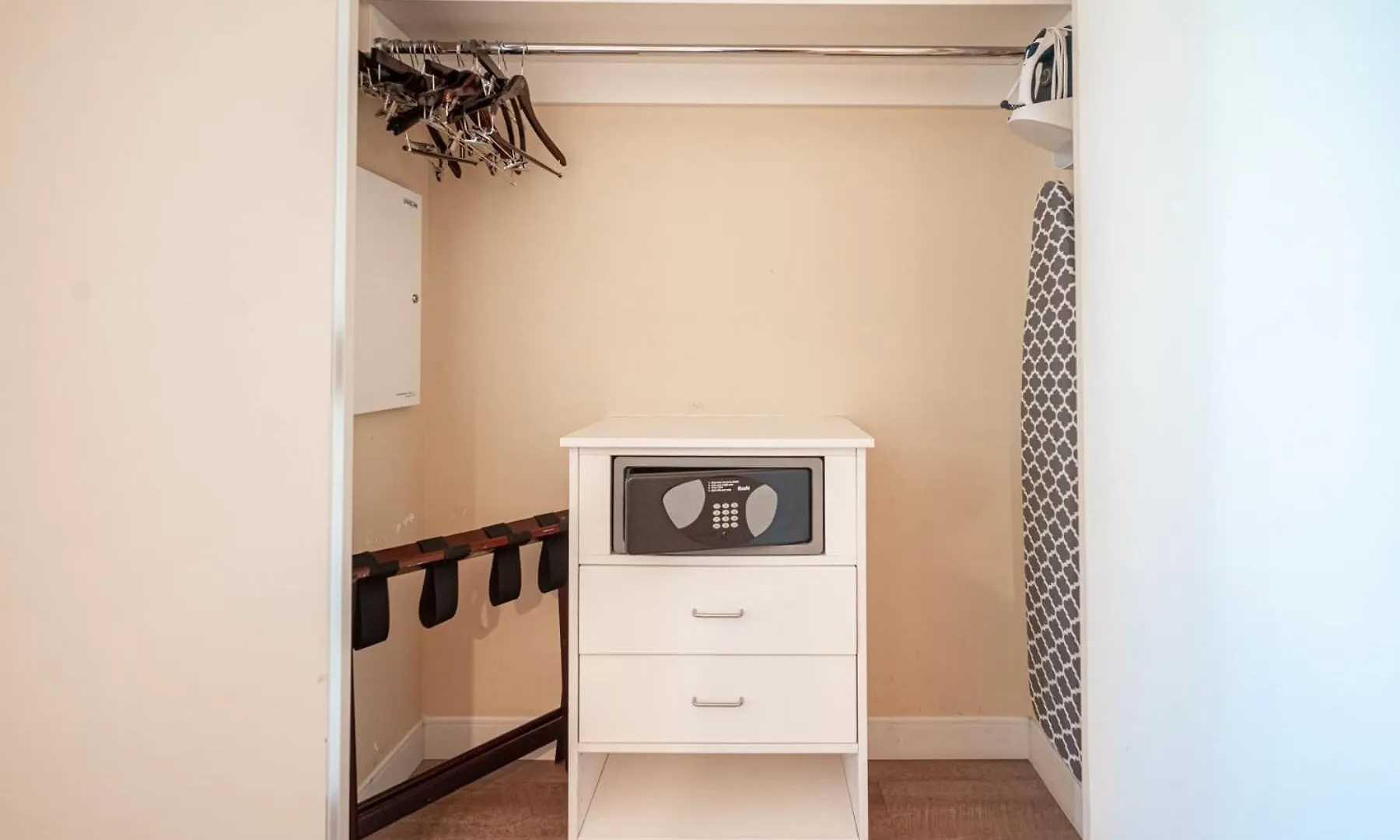 No Resort Fee Strip View Suite &Free Valet &Pool Las Vegas Daire
